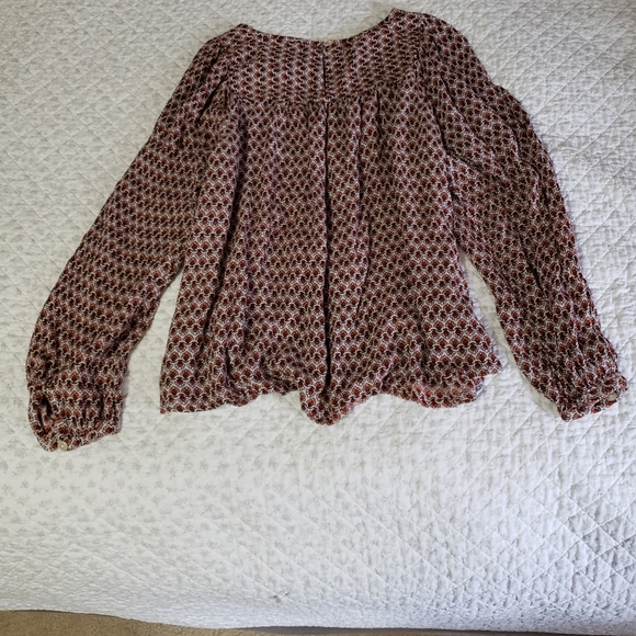 Women's blouse - Picture 2 of 5